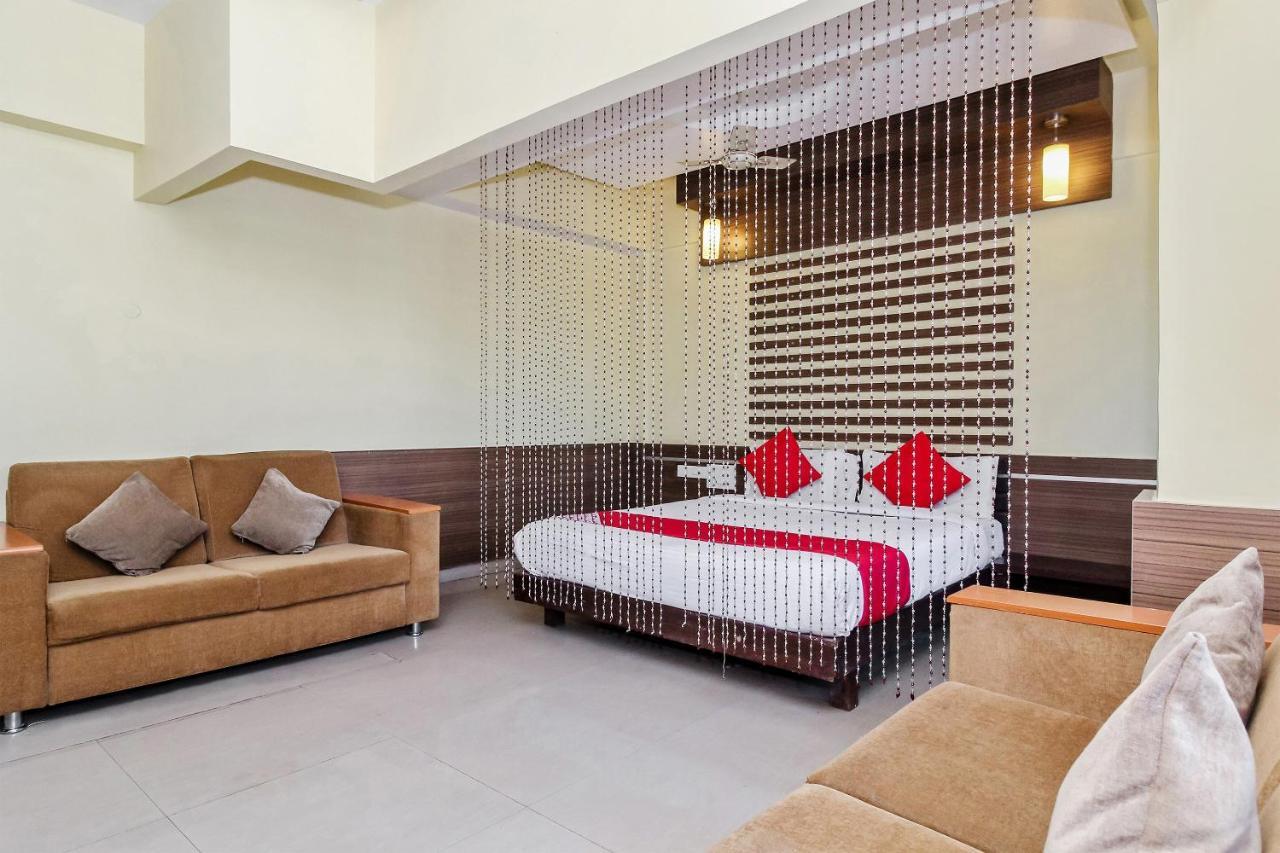 Oyo 30537 Hotel Megharaj Bijapur  Exterior photo