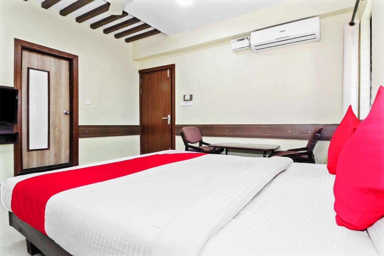 Oyo 30537 Hotel Megharaj Bijapur  Exterior photo